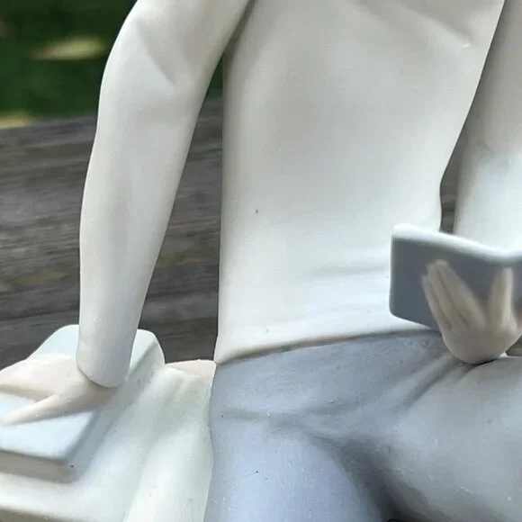 Lladro Matte Hebrew Student Jewish Boy with Book 4684 Bar Mitzvah Siddur Judacia - Picture 4 of 13